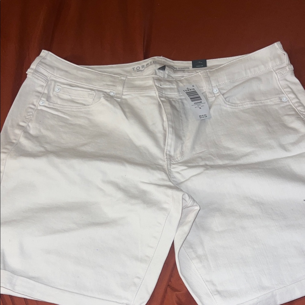 torrid White Stretch Denim Mid-Rise Jean Shorts